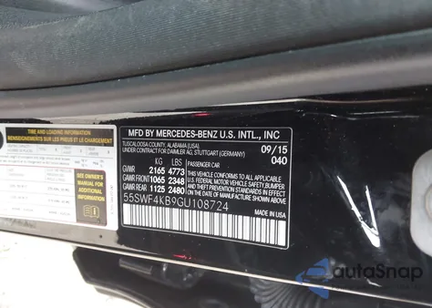 2016 Mercedes-Benz C 300 4Matic z USA, uszkodzony, nr VIN 55SWF4KB9GU108724